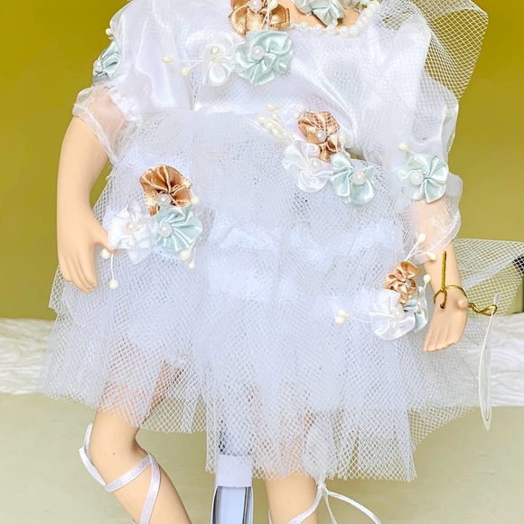 16” in Porcelain Doll ballerina blond ballet dancer white tutus white point shoe - Picture 7 of 11